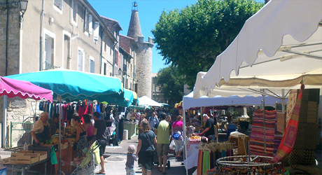 Marché dominical de Saint-Martin de Londres - Hérault.