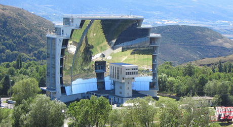 Four Solaire d'Odeillo - Font-Romeu - Pyrénées Orientales.